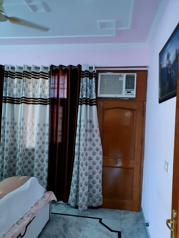 Bedroom in 2 BHK Builder Floor at Sector 35 – for Rent