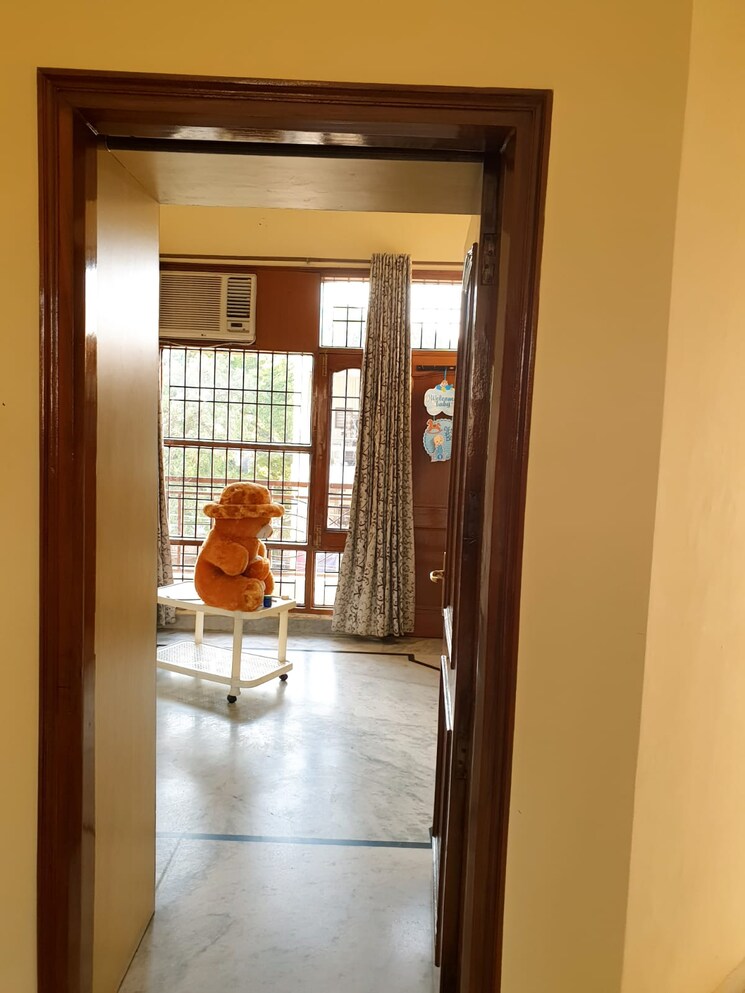 Room, sector 35 2 Bedroom 1500 Sq.Ft. Builder Floor In Sector 35 Chandigarh 8852073