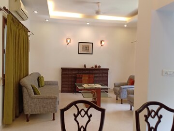 Team Area in 2 BHK Apartment at Golf Apartments, Khan Market – for Rent