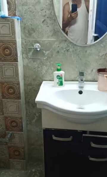 Master Bedroom in 2 BHK Builder Floor at Sector 39 – for Rent