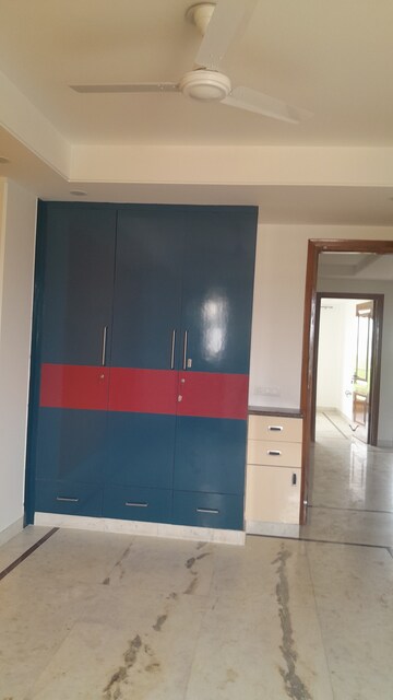 Kitchen in 3 BHK Builder Floor at SS Mayfield Gardens, Sector 51 – for Rent