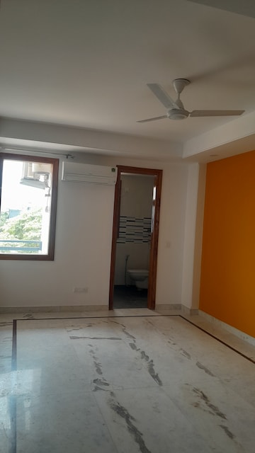 Furnished Amenities in 3 BHK Builder Floor at SS Mayfield Gardens, Sector 51 – for Rent