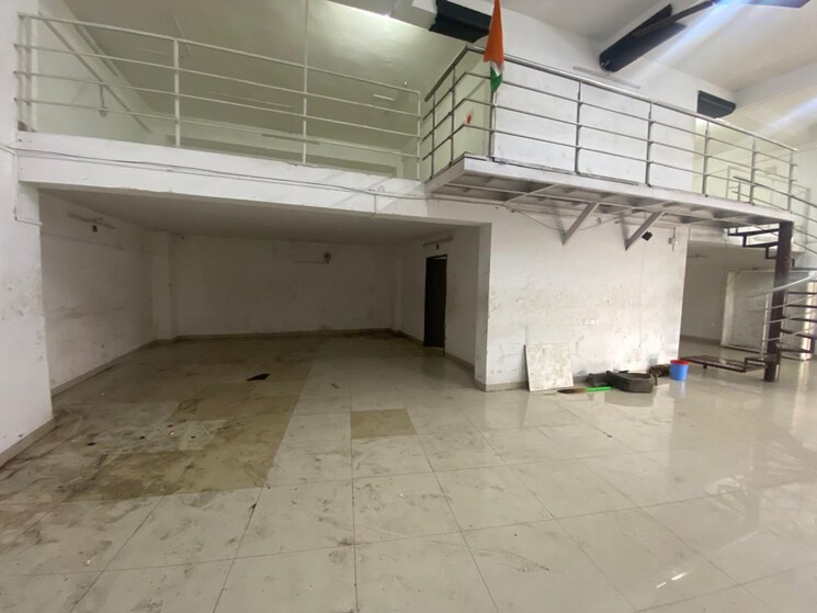 Team Area, khadki Commercial Showroom 2100 Sq.Ft. In Khadki Pune 8852149