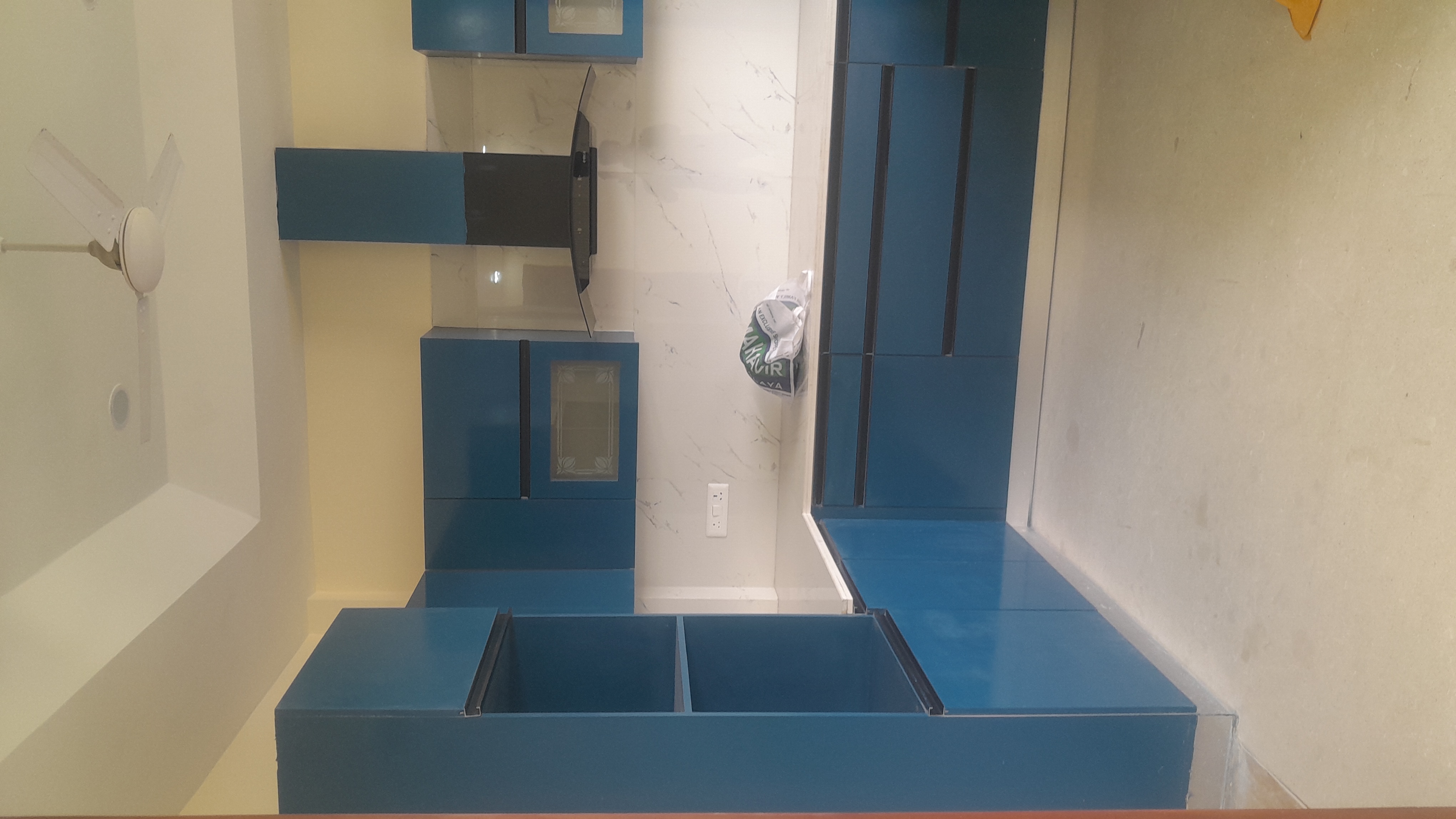 3 BHK + Pooja Room Builder Floor For Rent in Unitech South City II