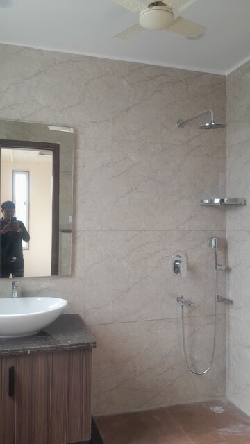Bathroom in 3 BHK Builder Floor at Unitech South City II, Sector 50 – for Rent