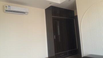 Furnished Amenities in 3 BHK Builder Floor at Unitech South City II, Sector 50 – for Rent