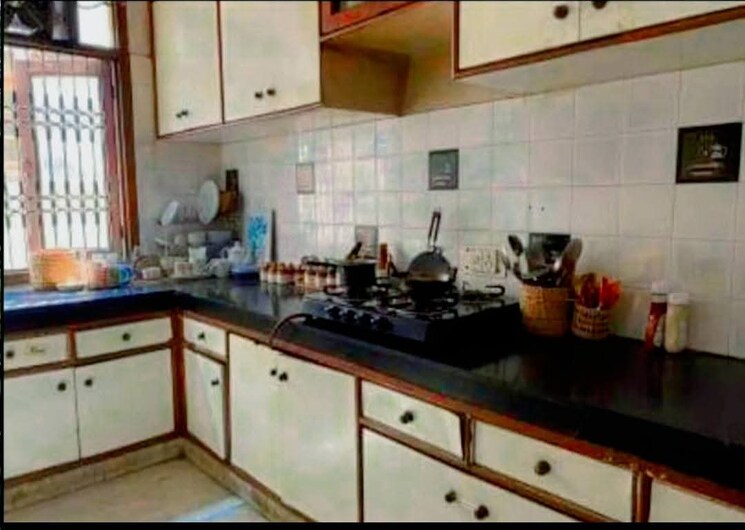Kitchen, hari-mandir-block-rwa 3 Bedroom 1440 Sq.Ft. Builder Floor In Mukherjee Nagar Delhi 8852165