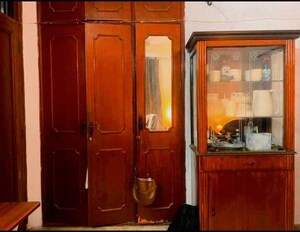 Furnished Amenities in 3 BHK Builder Floor at Hari Mandir Block RWA, Mukherjee Nagar – for Sale