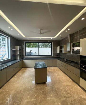 Parking in 5 BHK Apartment at Palm Residency Chhatarpur, Chattarpur – for Rent