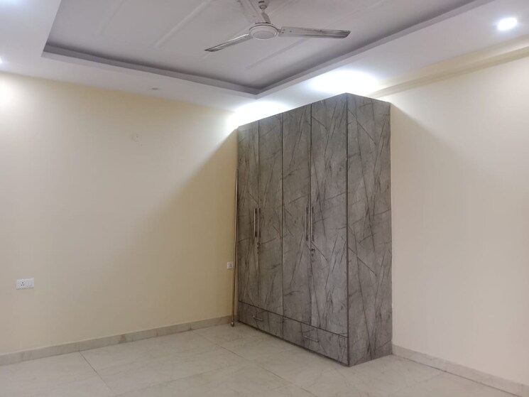 Room, sector 37 3 Bedroom 250 Sq.Ft. Builder Floor In Sector 37 Faridabad 8852181