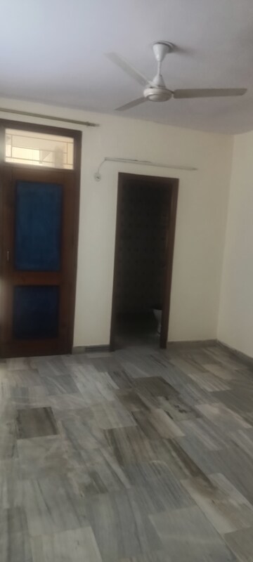 Room in 3 BHK Apartment at Ip Extension – for Rent
