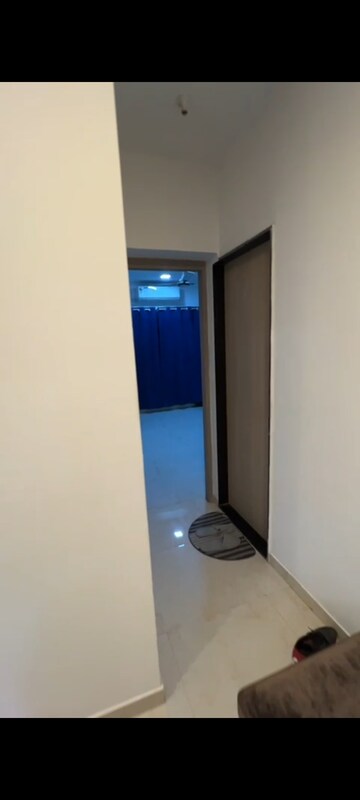 Room in 2 BHK Apartment at Vayuputra Gem Paradise, Andheri West – for Rent