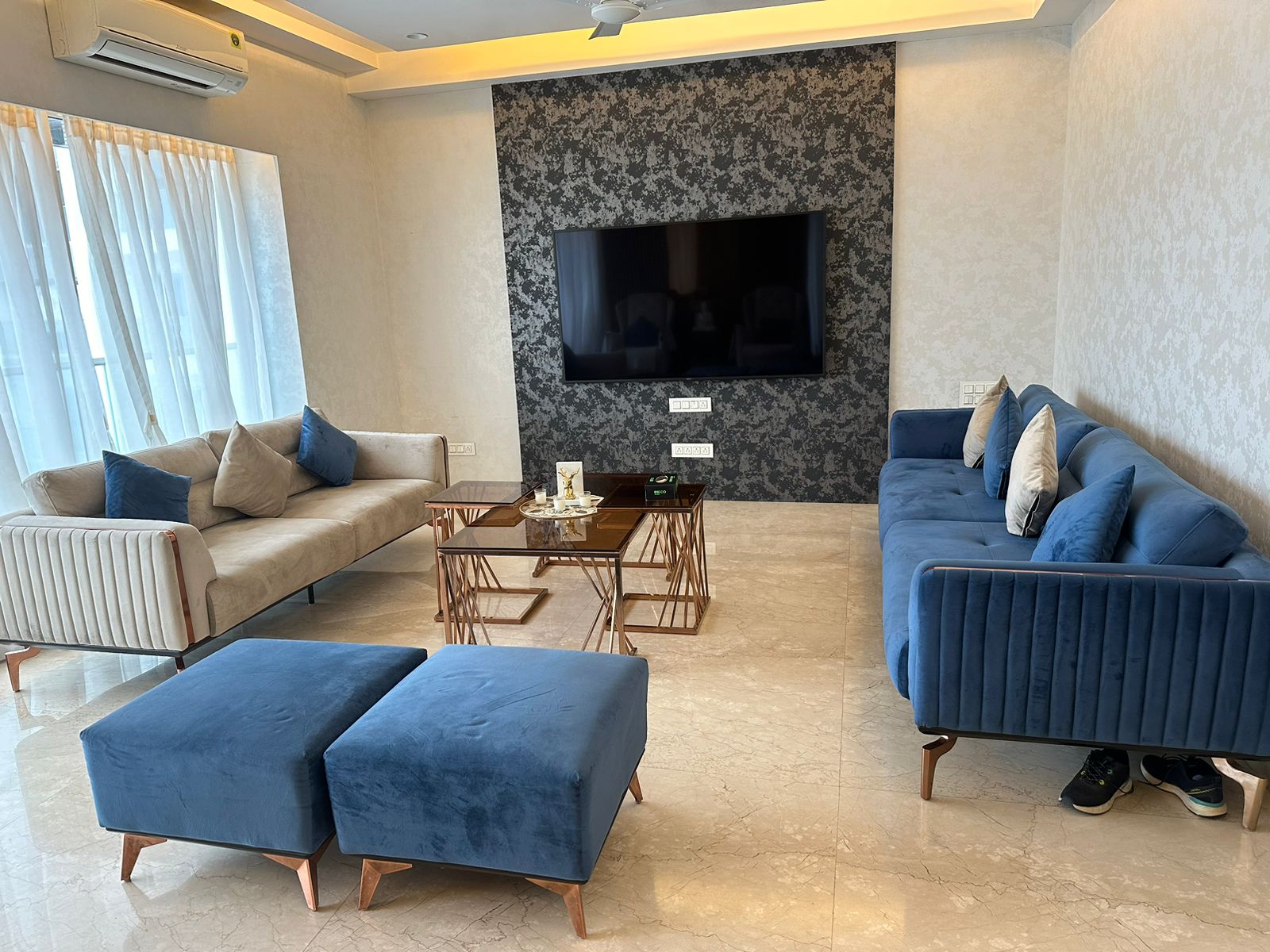 4 BHK + Extra Room Apartment For Sale in Sheth Avalon