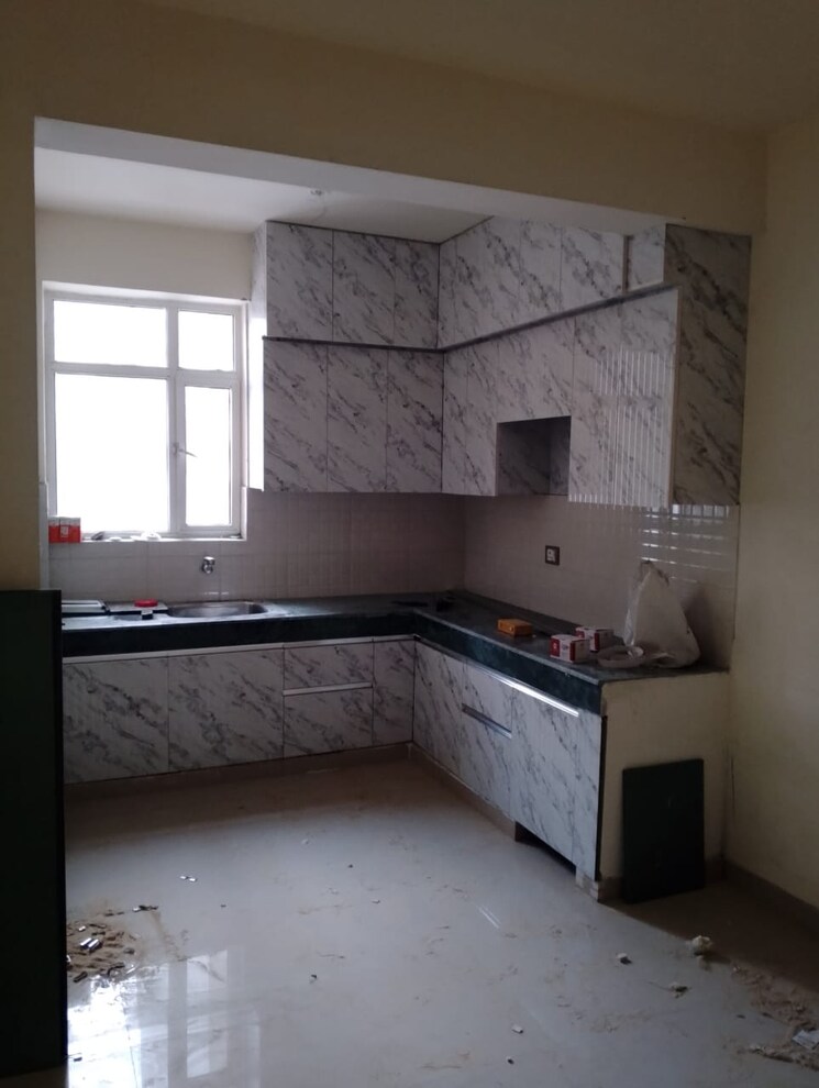 Kitchen, rof-aalayas-phase-2 3 Bedroom 645 Sq.Ft. Apartment In Sector 102 Gurgaon 8852243