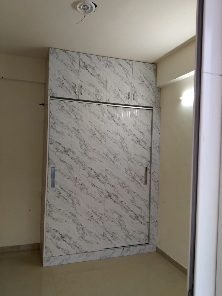 Room, rof-aalayas-phase-2 3 Bedroom 645 Sq.Ft. Apartment In Sector 102 Gurgaon 8852243