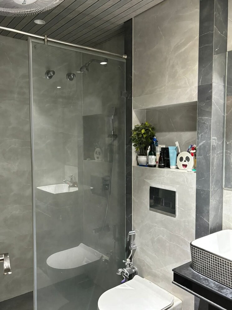 Bathroom, kk-tower-parel 2 Bedroom 900 Sq.Ft. Apartment In Parel Mumbai 8852289