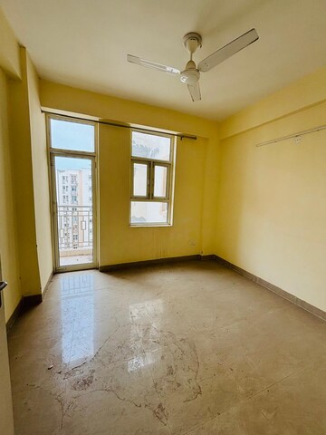 Room in 2 BHK Apartment at Shree Vardhman Mantra, Sector 67 – for Rent