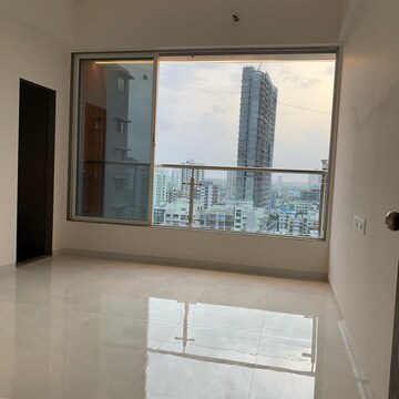Room in 3 BHK Apartment at Borivali West – for Rent