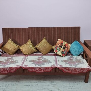 Study Room in 3 BHK Builder Floor at Ansal Plaza Sector-23, Carterpuri Village – for Rent