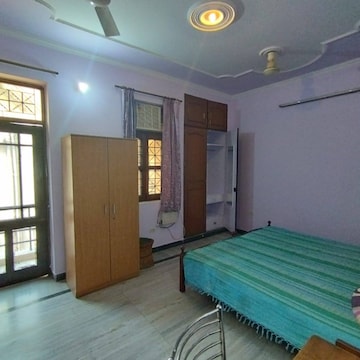 Bathroom in 3 BHK Builder Floor at Ansal Plaza Sector-23, Carterpuri Village – for Rent