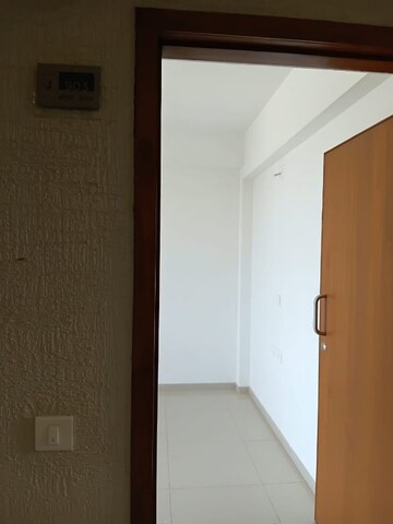 Room in 3 BHK Apartment at Goyal Orchid Valley, Shela – for Rent