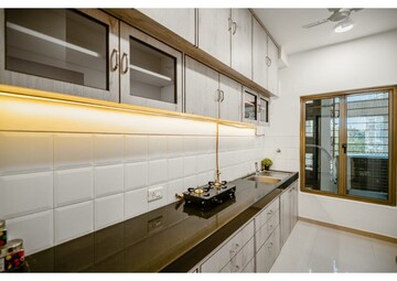 Kitchen in 3 BHK Apartment at Oberoi Realty Splendor, Andheri East – for Sale