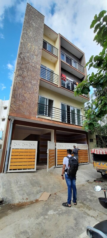 6 BHK Builder Floor For Sale in Sanjay Nagar