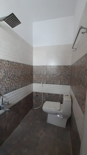 Bathroom in 6 BHK Builder Floor at Sanjay Nagar – for Sale