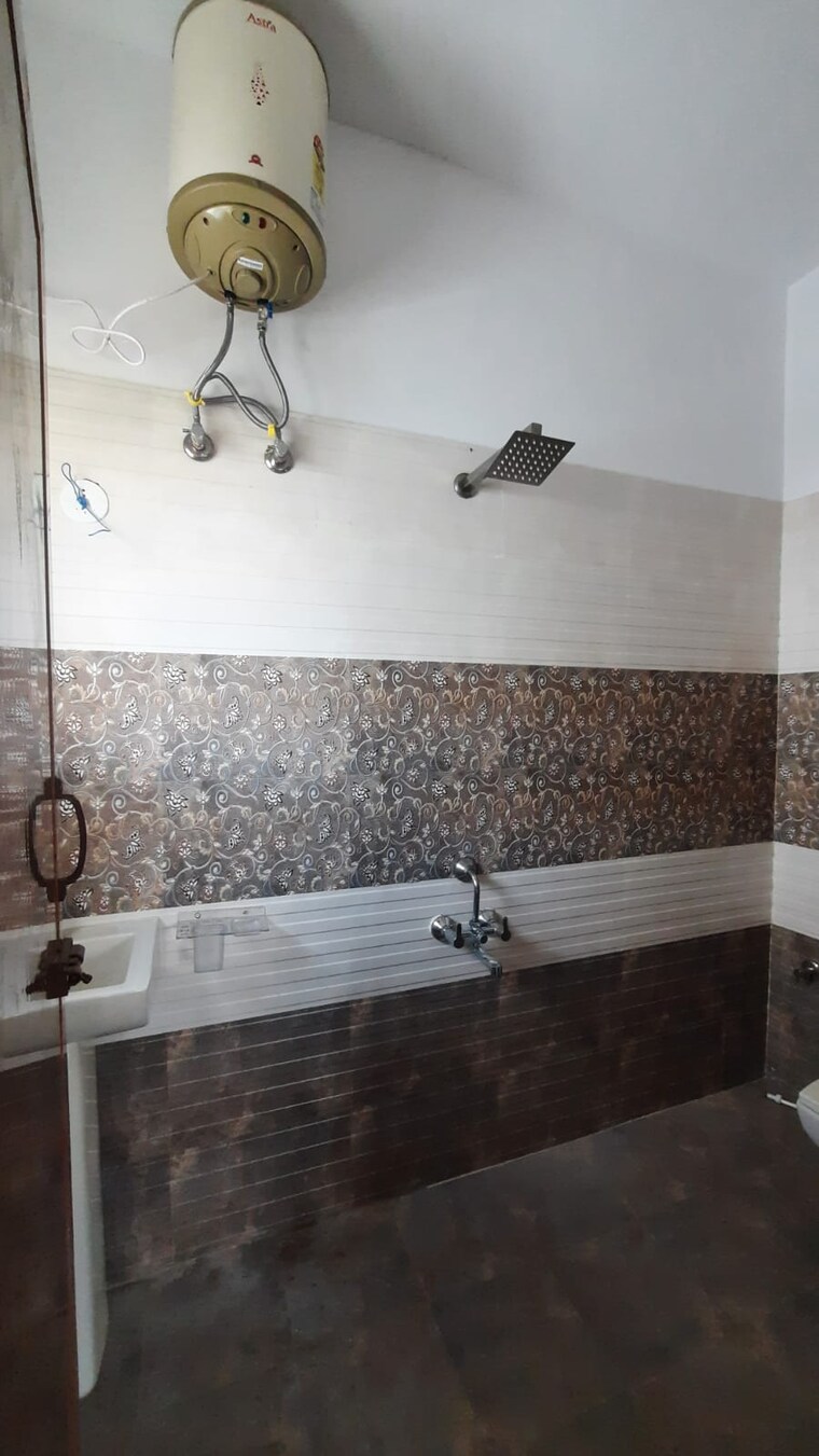 Bathroom, sanjay nagar 6 Bedroom 775 Sq.Ft. Builder Floor In Sanjay Nagar Bangalore 8852330