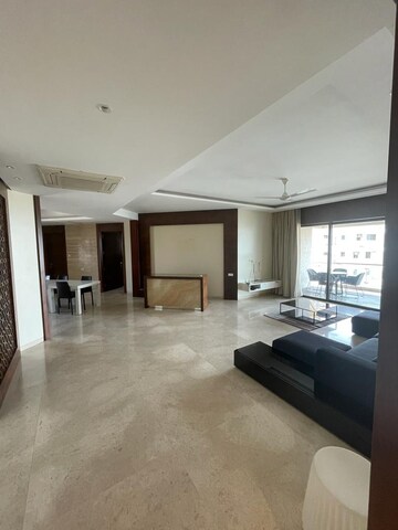 Room in 4 BHK Apartment at Bandra Anand Vihar, Bandra West – for Rent