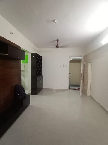 Room in 1 BHK Apartment at New Golden Green CHS, Borivali West – for Rent