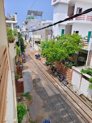 Balcony in 4 BHK Independent House at Kursi Road – for Sale