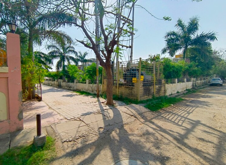 Garden, jankipuram 3 Bedroom 3000 Sq.Ft. Independent House In Jankipuram Lucknow 8852374