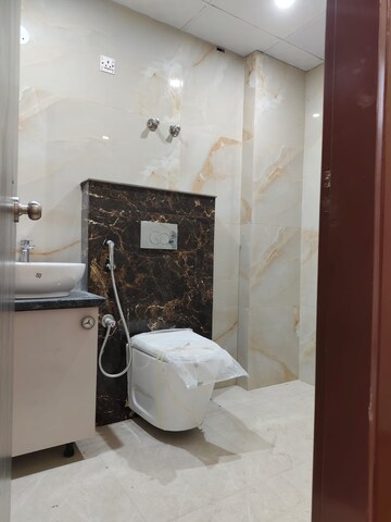 Master Bedroom in 1 BHK Builder Floor at Sector 14 – for Rent