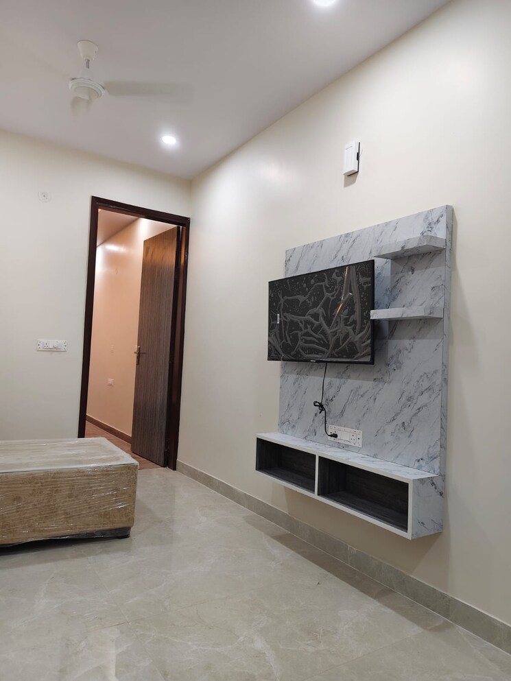 Room, sector 14 1 Bedroom 800 Sq.Ft. Builder Floor In Sector 14 Gurgaon 8852403