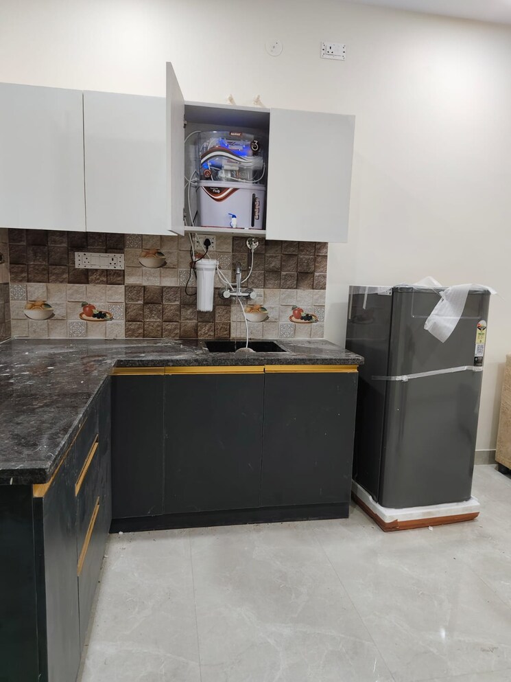 Kitchen, sector 14 1 Bedroom 800 Sq.Ft. Builder Floor In Sector 14 Gurgaon 8852403