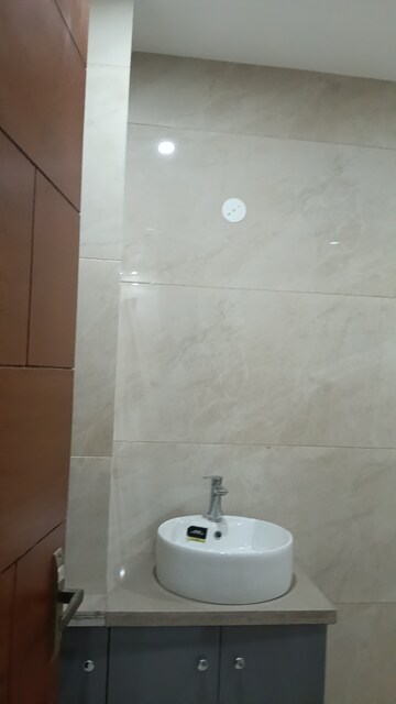Master Bedroom in 3 BHK Builder Floor at Sector 14 – for Rent