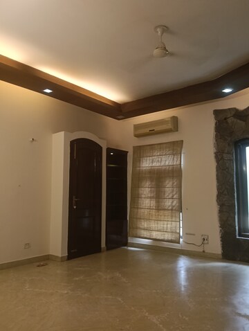 Building Lobby in 3 BHK Builder Floor at Iffco Colony – for Rent