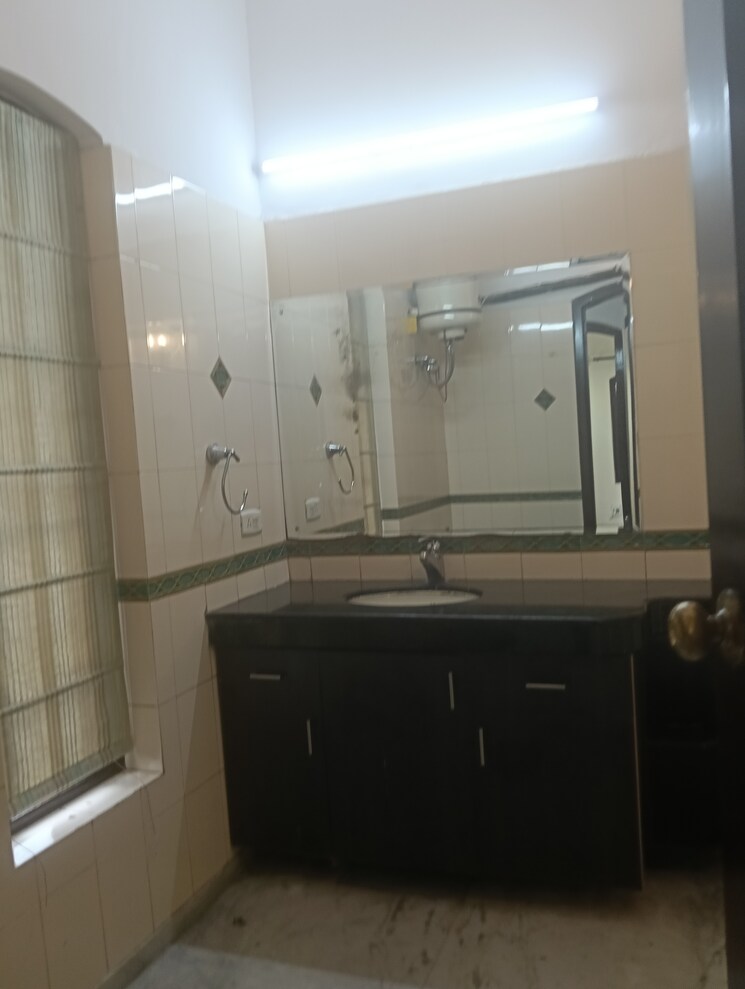 Kitchen, iffco colony 3 Bedroom 3000 Sq.Ft. Builder Floor In Iffco Colony Gurgaon 8852411