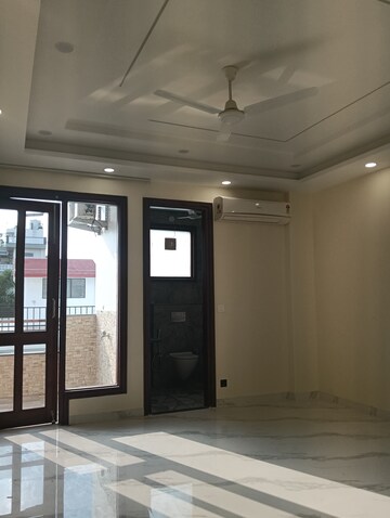 Building Lobby in 2 BHK Builder Floor at Iffco Colony – for Rent