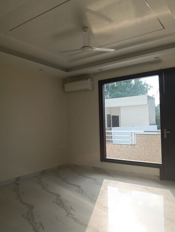 2 BHK Builder Floor For Rent in Iffco Colony