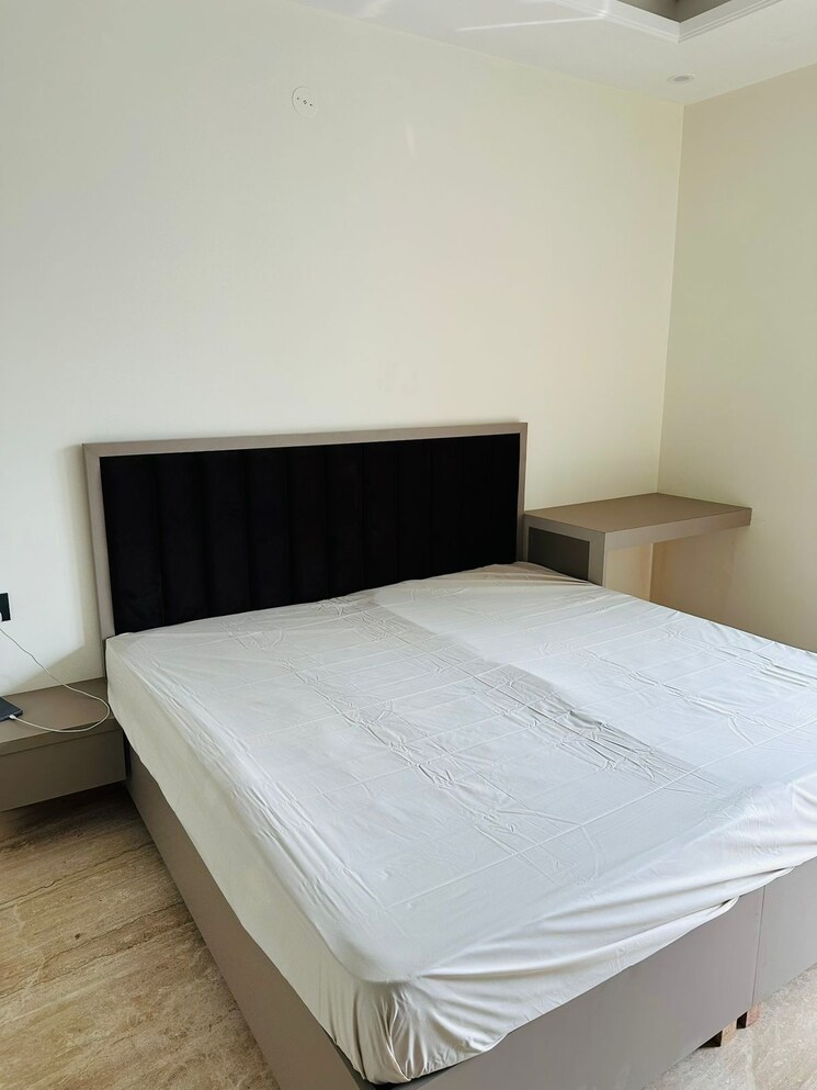 Bedroom, sector 55 3 Bedroom 2000 Sq.Ft. Builder Floor In Sector 55 Gurgaon 8852420