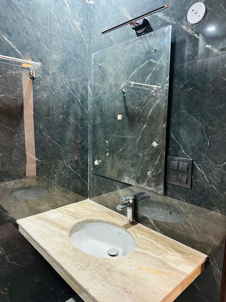 Bathroom, sector 55 3 Bedroom 2000 Sq.Ft. Builder Floor In Sector 55 Gurgaon 8852420