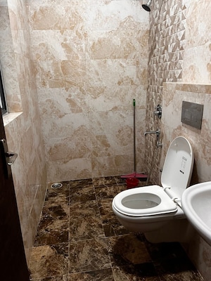 Master Bedroom in 3 BHK Apartment at Kristi Villa, Chinar Park – for Sale