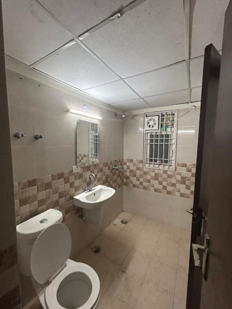 Bathroom, amrapali-terrace-homes 3 Bedroom 1400 Sq.Ft. Apartment In Tech Zone 4 Greater Noida Greater Noida 8852438