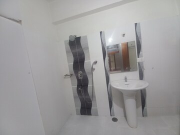 Furnished Amenities in 3 BHK Apartment at Kondapur – for Rent