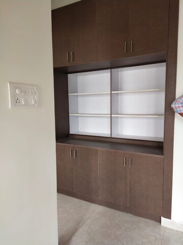 Furnished Amenities in 2 BHK Apartment at Halasuru – for Rent