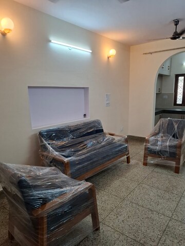 Living Room in 4 BHK Builder Floor at RWA Apartments, Sector 31 – for Rent