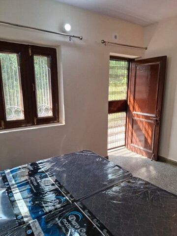 Living Room in 4 BHK Builder Floor at RWA Apartments, Sector 31 – for Rent