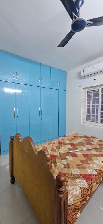 Bedroom in 3 BHK Builder Floor at Kondapur – for Rent